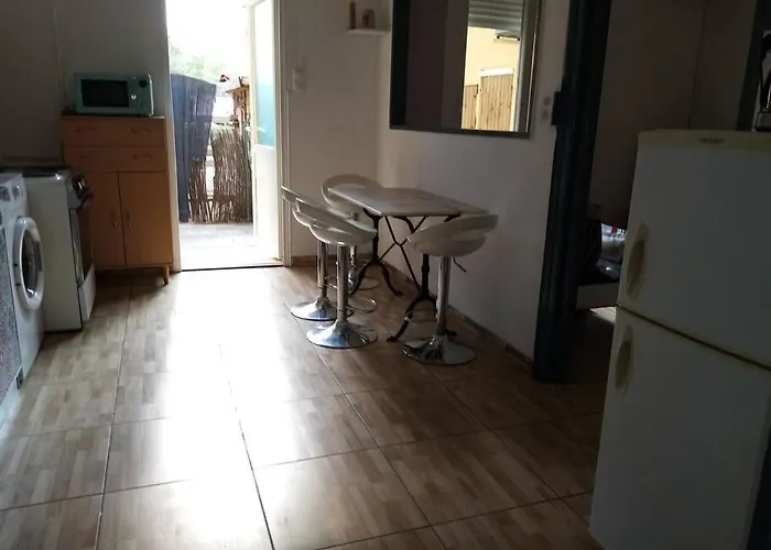 Petit Paradis A 50 Metres Апартаменты *